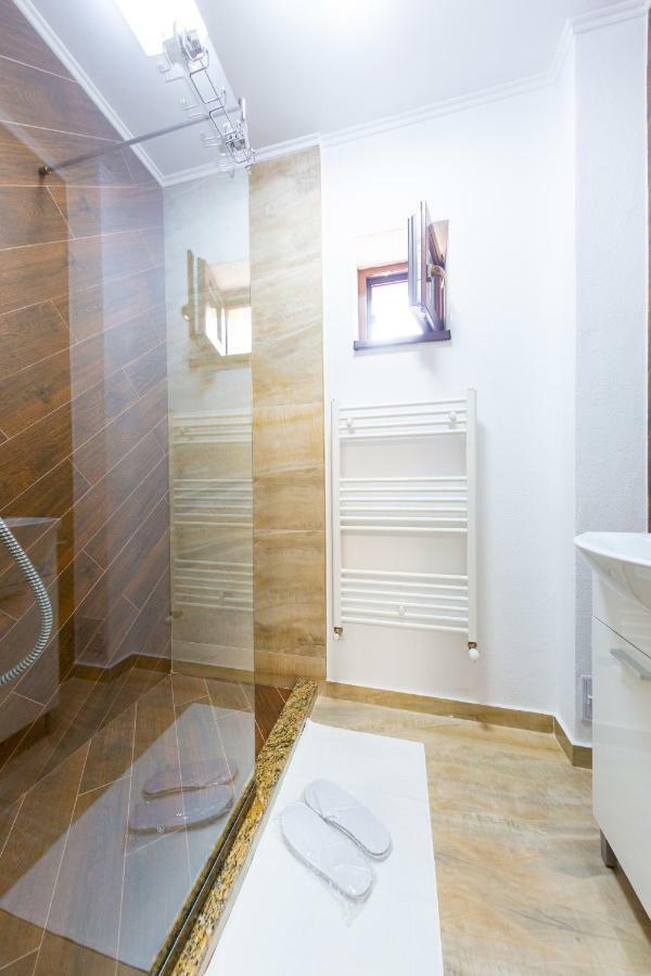 Отель Casa Cu Nuc Алба-Юлия Экстерьер фото